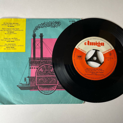 Винтажная виниловая пластинка 7 дюймов (маленькая пластинка) Ruth Brandin Рут Брандин, Хартмут Эйхлер, Он Стал Всем Для Меня, Точно Так, Как Рита (ГДР 1963)