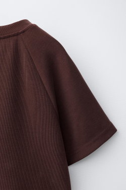 ZARA ФУТБОЛКА С КОНТРАСТНОЙ РЕЛЬЕФНОЙ НАДПИСЬЮ, БОРДОВЫЙ