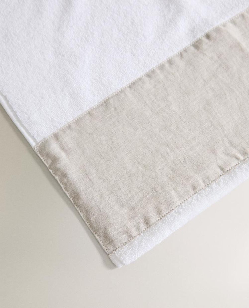 ZARA HOME БАННОЕ ПОЛОТЕНЦЕ ИЗ СМЕСИ ХЛОПКА И ЛЬНА, СВЕТЛО-БЕЖЕВЫЙ