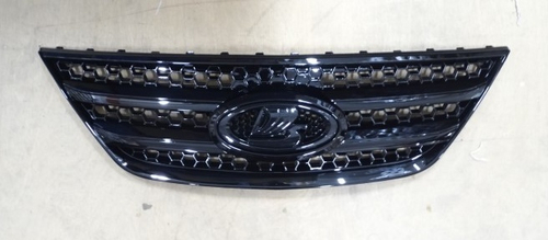 Облицовка радиатора /Lada Largus/ верх. черный глянец (TLT)