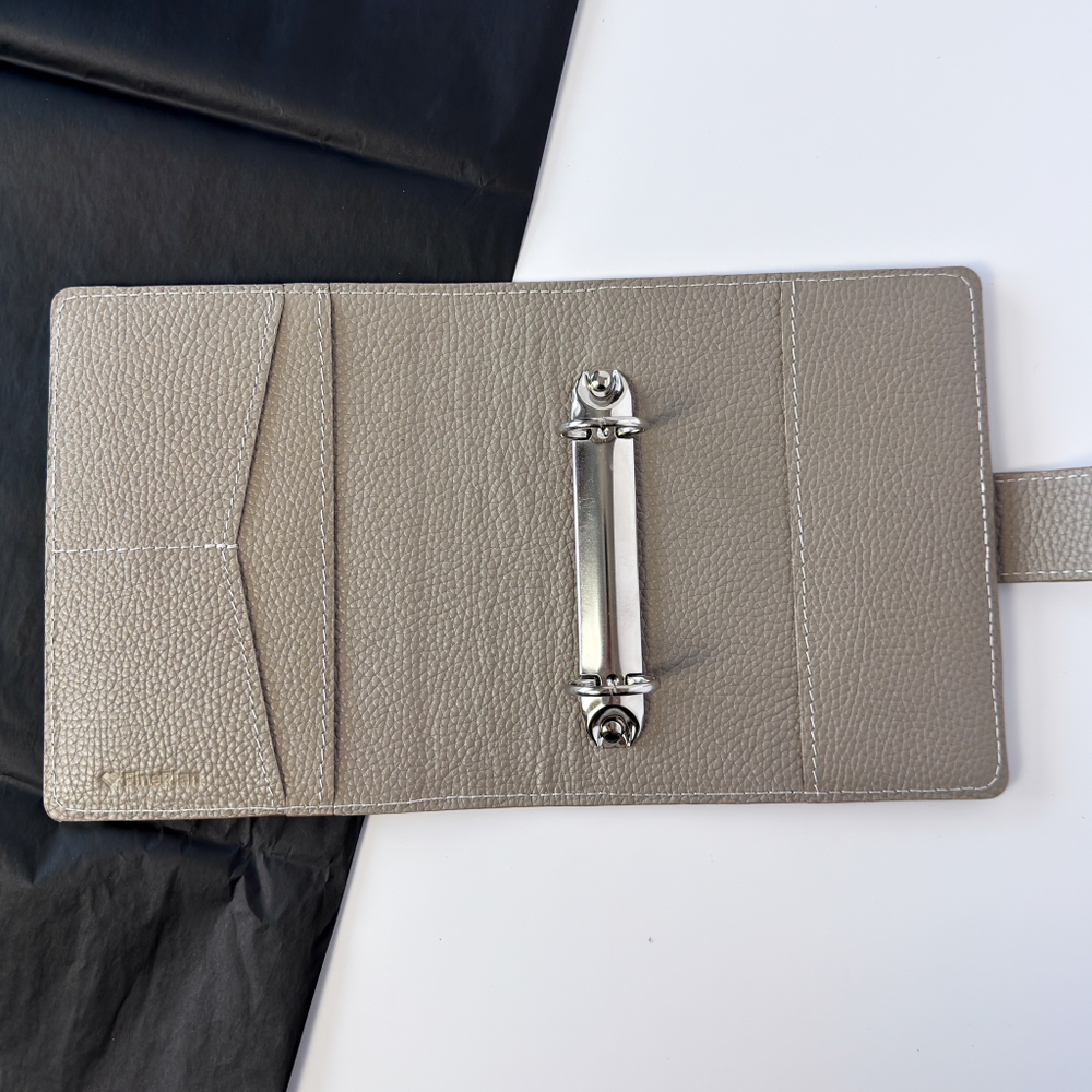 Обложка А6 на хлястике (2 кольца)