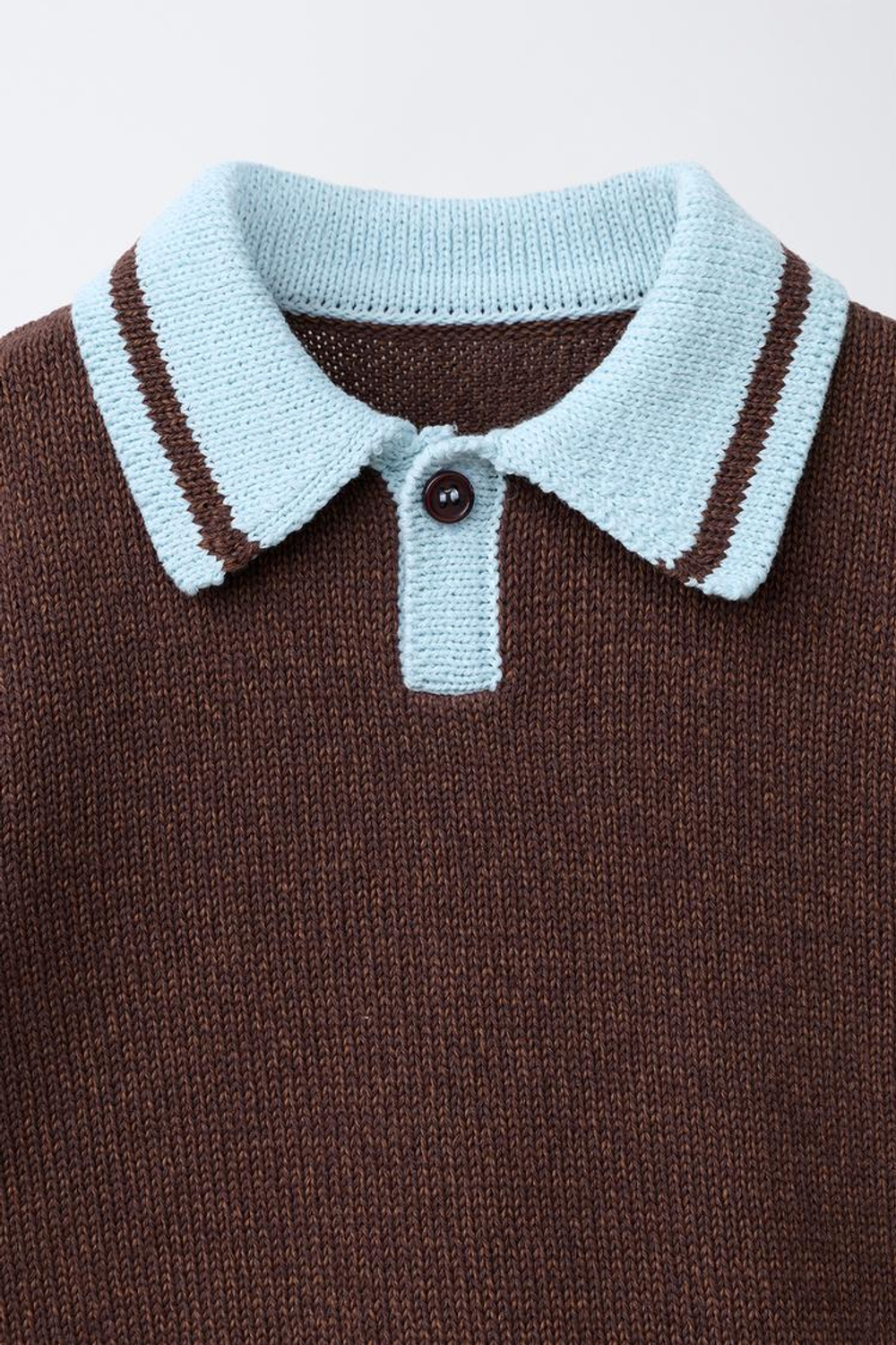 ZARA ТРИКОТАЖНОЕ ПОЛО С КОНТРАСТНЫМ ВОРОТНИКОМ, КОРИЧНЕВО-СИНИЙ