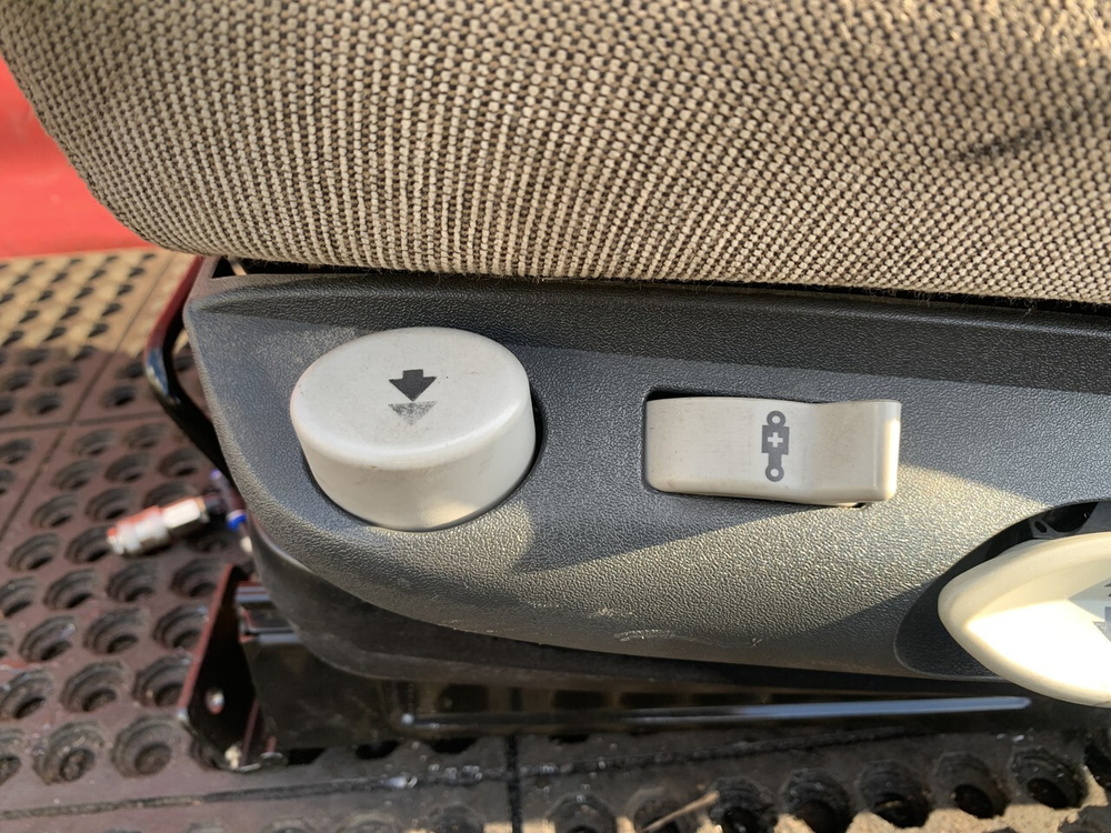 Сиденье водительское пневматическое 2023г