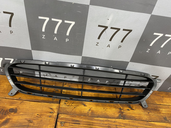 Решетка переднего бампера Hyundai Solaris 1 10-14 Б/У Оригинал 865611R000