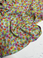 Плательно-блузочная креповая вискоза (100%вискоза, Жемчужный серый фон/цветочный калейдоскоп, 146, 140 гр/м2)