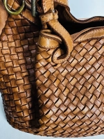 Женская плетеная сумка из натуральной кожи цвета whisky