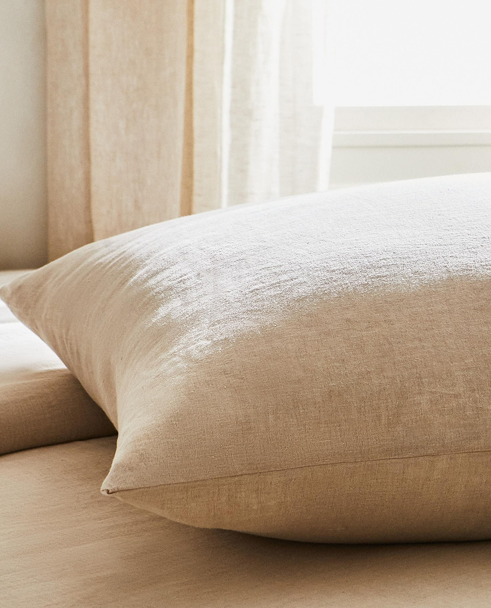 ZARA HOME ОДНОТОННЫЙ ЧЕХОЛ ДЛЯ ДЕКОРАТИВНОЙ ПОДУШКИ, СВЕТЛО-БЕЖЕВЫЙ