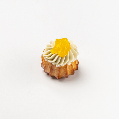 Профитроли с муссом ДорБлю и джемом из груши 16 шт