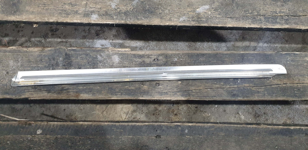 Накладка стекла заднего левого Mercedes GLC (X253) 15-нв Б/У Оригинал A2536700122