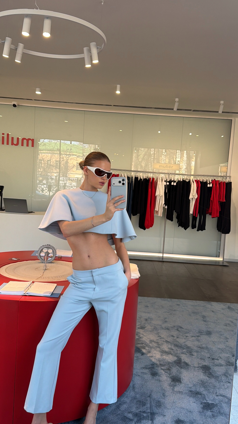 Накидка костюмная голубая