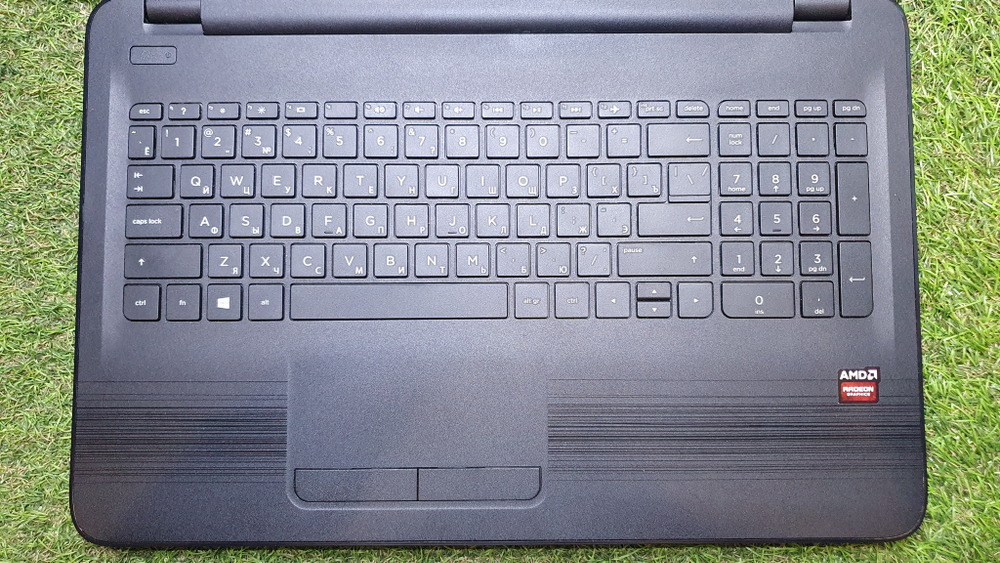 Ноутбук HP AMD A6/6Gb/R5 M330 1Gb/FHD/15-ba093ur (X7G43EA)/Windows 10