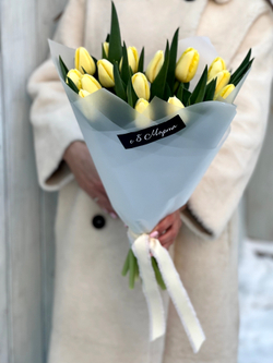 Нежные кремовые тюльпаны в лаконичном дизайне от Флора Маркет