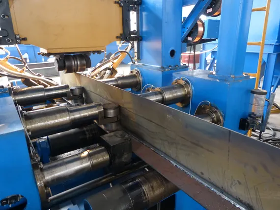 Автоматизированные линии 3 в 1 для сборки, сварки и правки двутавровых балок серии INPHJ, INTEGRAL