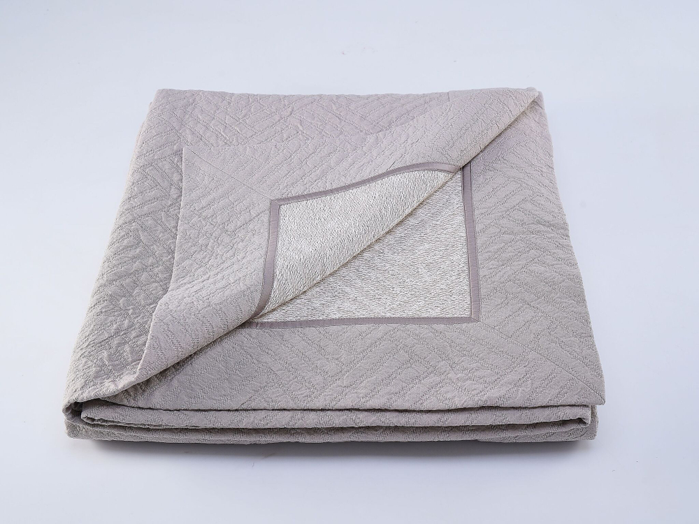 Покрывало 260x280 Claire Batiste Tilt бежевое