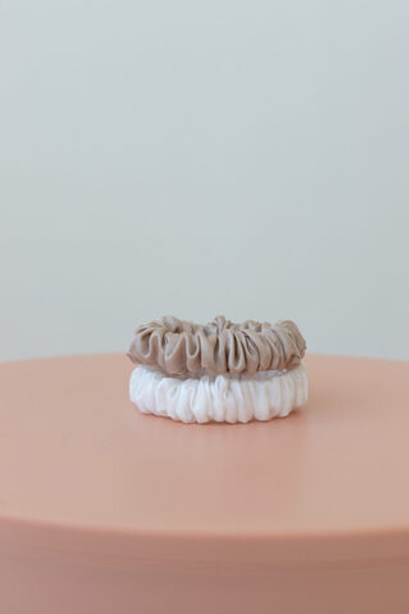 MaSheri Набор шёлковых резинок для волос 2шт. нюдовый и молочный