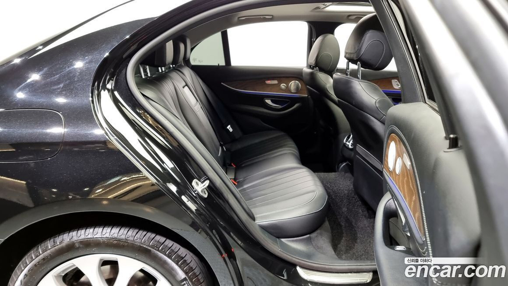 Mercedes-Benz E-Class W213 E300 4MATIC Exclusive (06.2020)