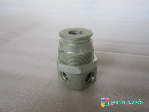 Адаптeр, переходник (тройник) топливного коллектора / ADAPTOR АРТ: 994-856