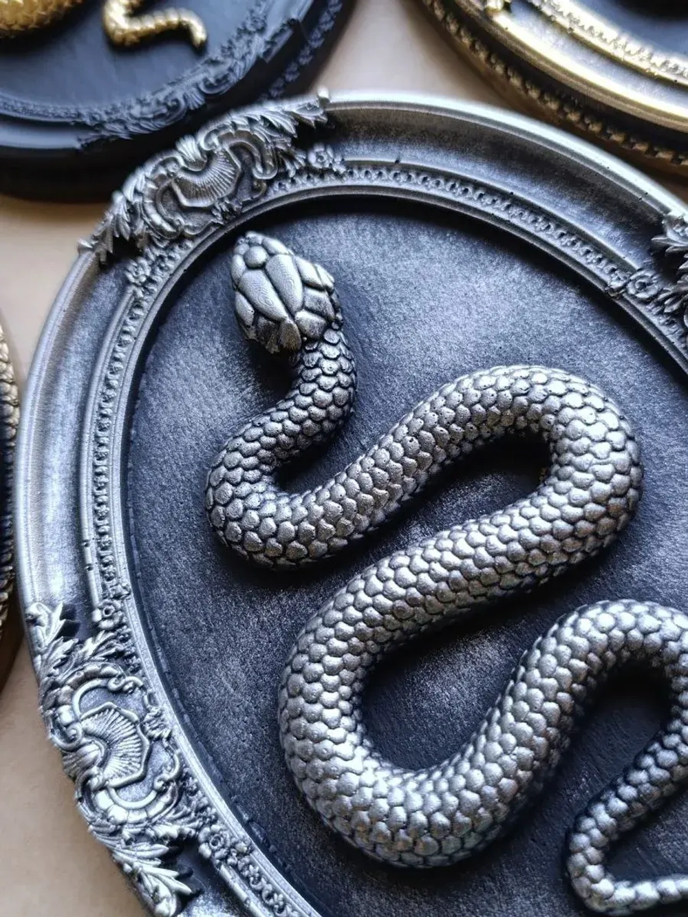 Барельеф на стену из гипса Змея