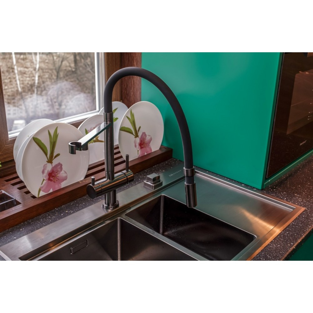 Omoikiri Kanto-PVD-GM с черным шлангом