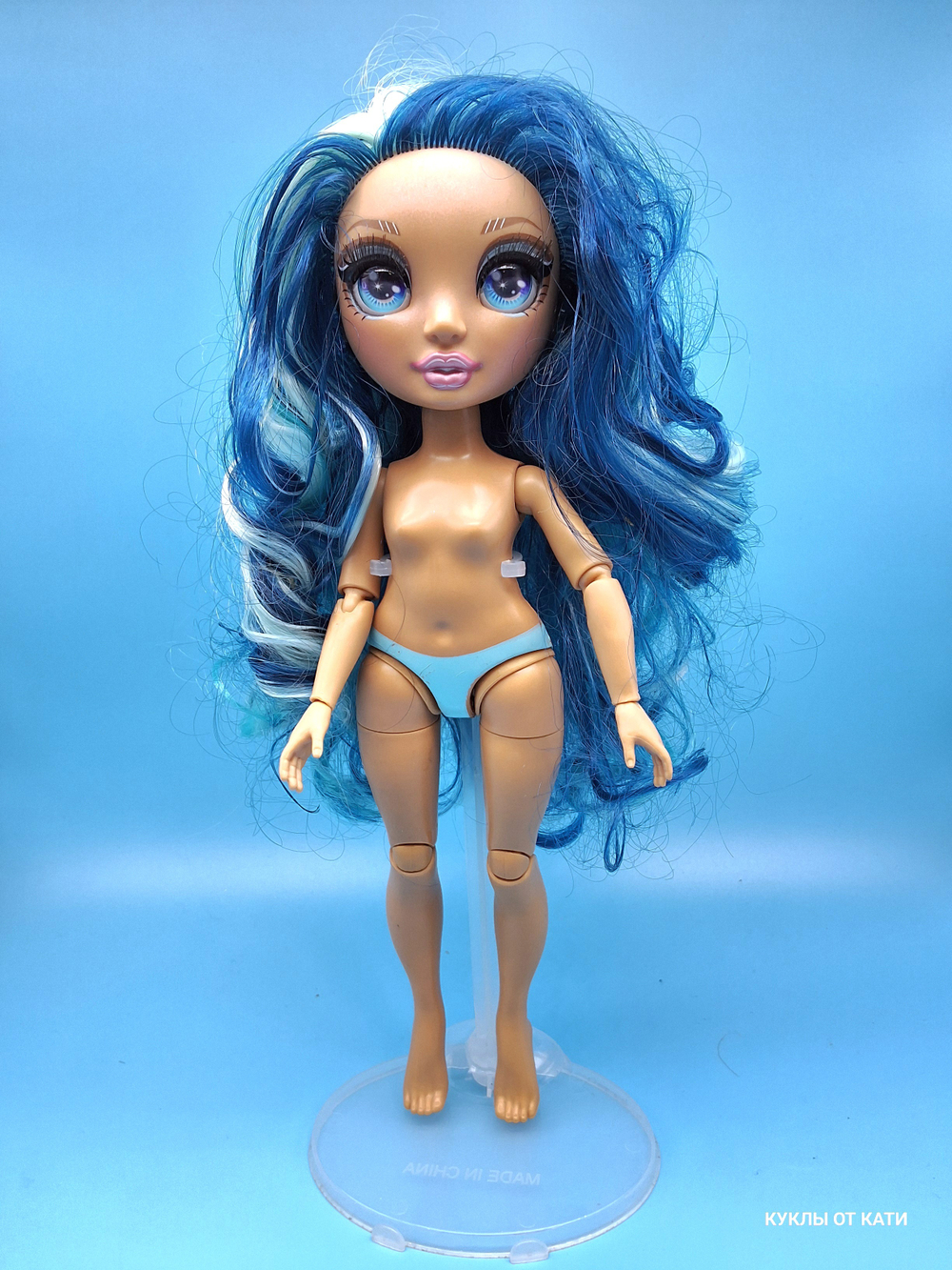 Кукла Rainbow High Winter Break SKYLER