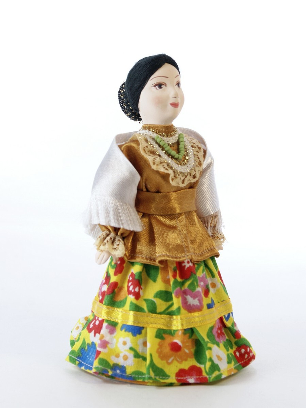 Кукла фарфоровая Донская казачка