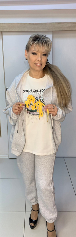 Светлый костюм на флисе