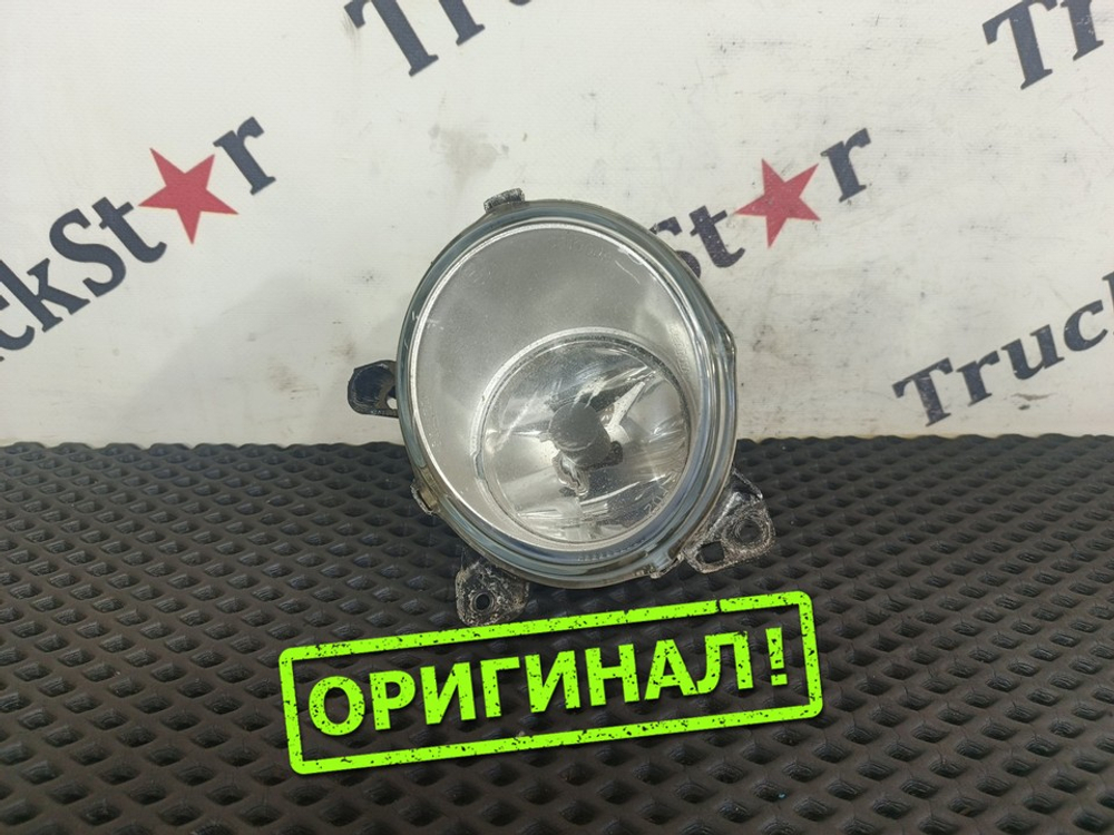 Фара противотуманная левая