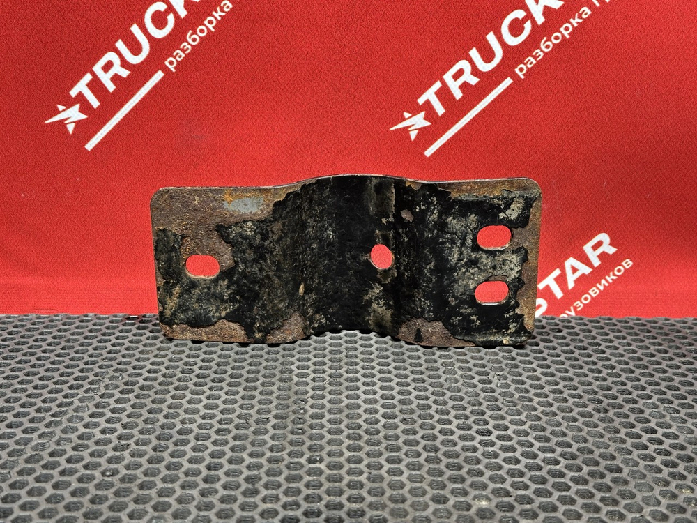 Кронштейн крыла заднего