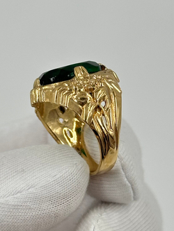 Кольцо с зелёным кристаллом