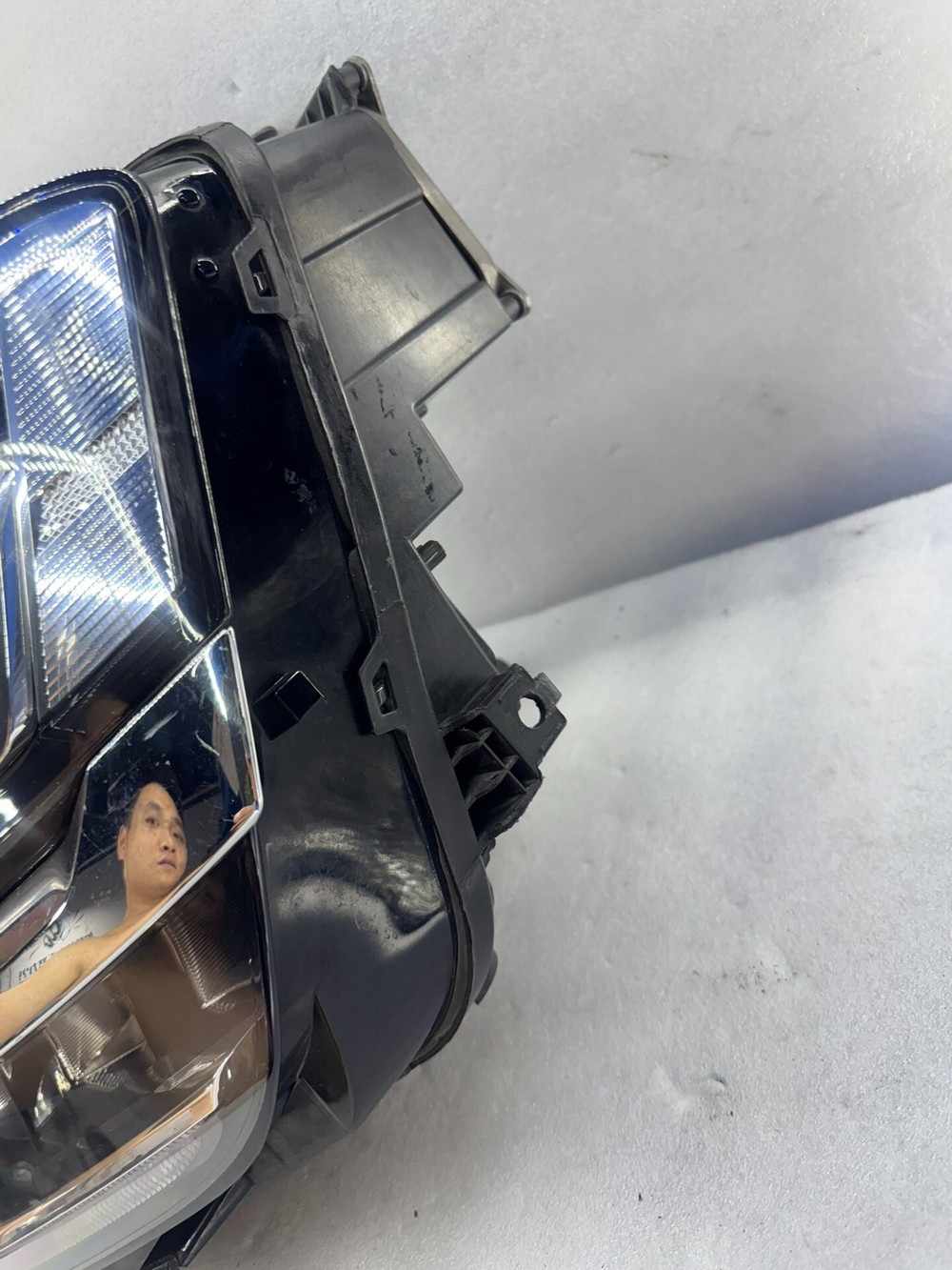Оригинальная LED фара Volkswagen Teramont (Touareg)