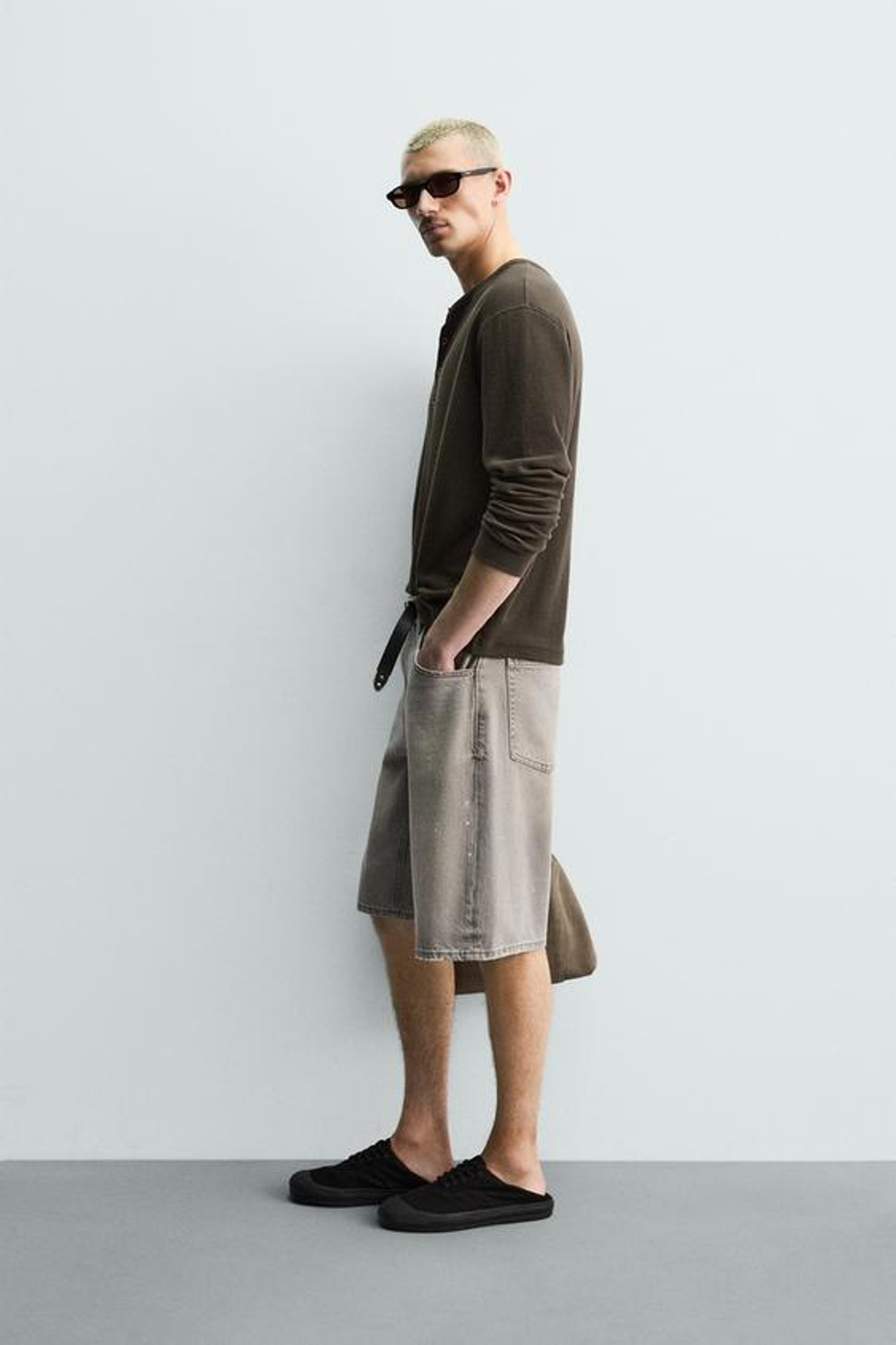 ZARA ДЖИНСОВЫЕ ШОРТЫ BAGGY FIT С БРЫЗГАМИ, БЕЖЕВЫЙ