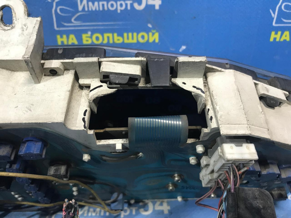 Щиток приборов NISSAN R'NESSA 1997-2001