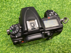 Nikon D7000 4600 кадров ( С дефектом)
