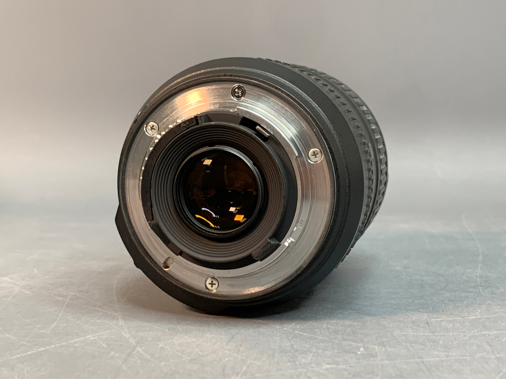 Nikon 16-85mm 3.5-5.6G ED VR царапины перед линзе