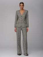 Женский серый костюм без ворота в клетку «гусиная лапка»