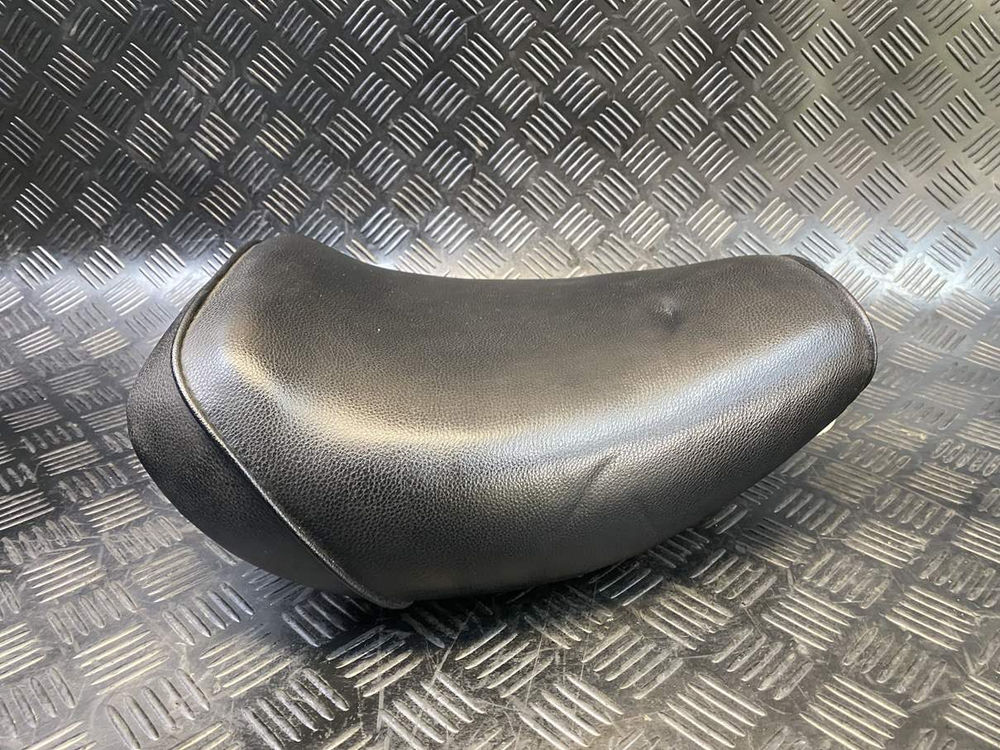 Сиденье водительское Suzuki Intruder VS750 VR51A