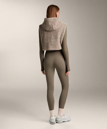 Oysho Жилет из овчины с капюшоном, серо-коричневый меланж