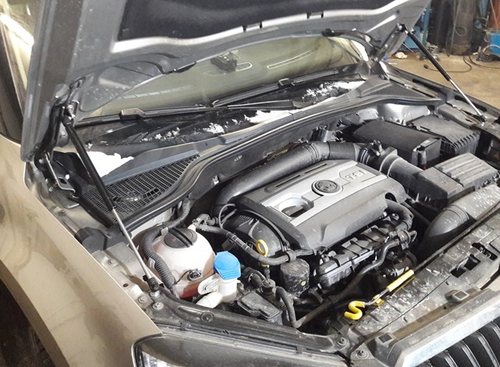 Упор (амортизатор) капота для ​Skoda Yeti рестайлинг (2013-2018) Autoinnovation.11-07