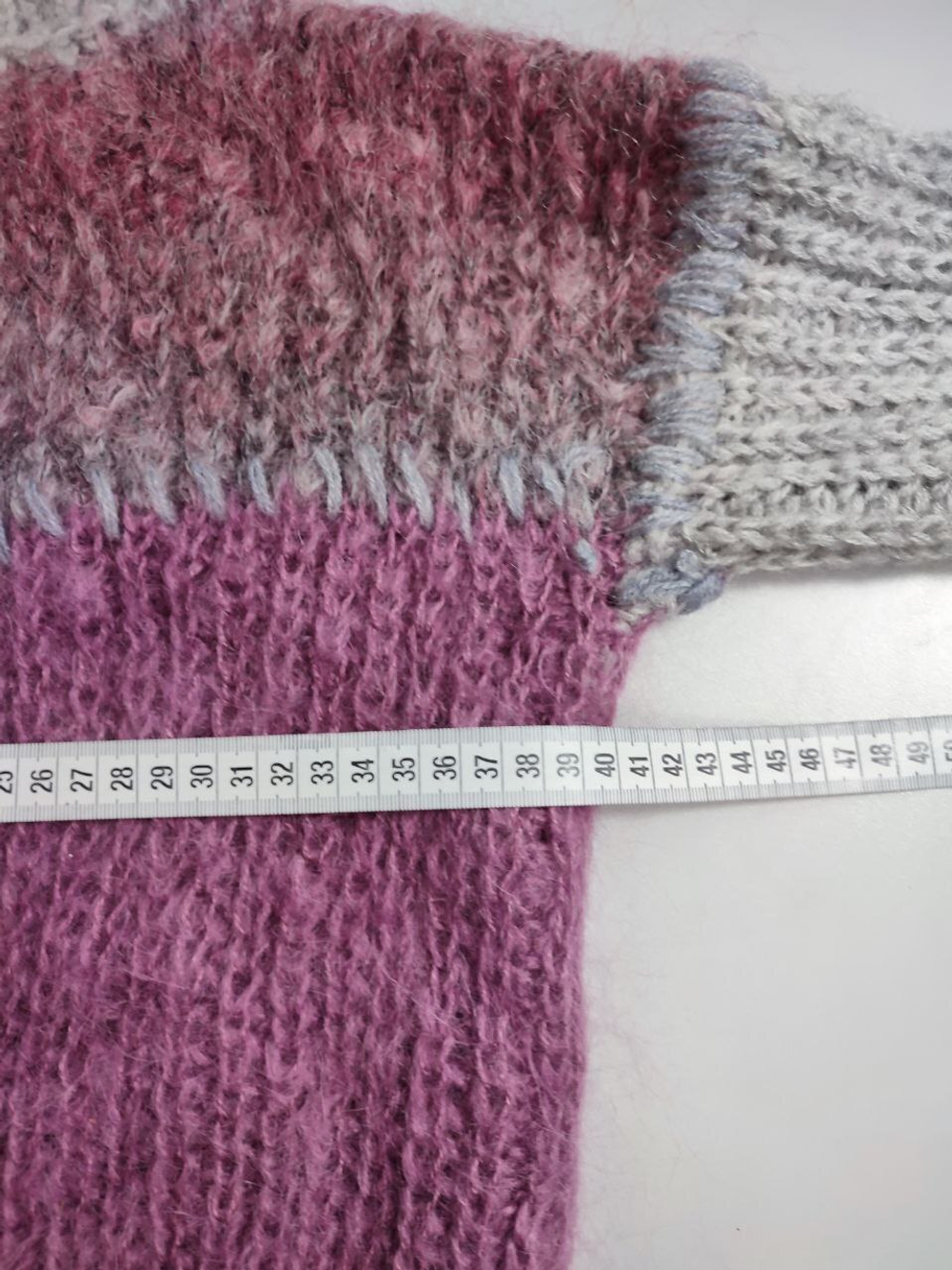 Свитер вязаный шерстяной на 8-9 лет