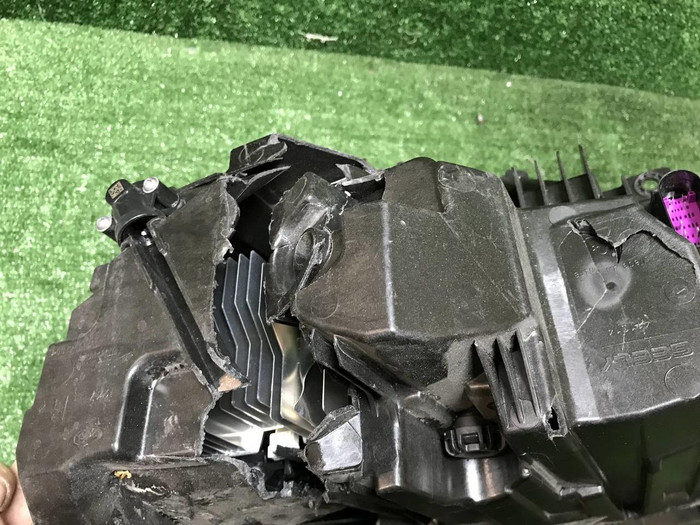 Битая Фара правая Geely Monjaro (2021-н.в.) LED