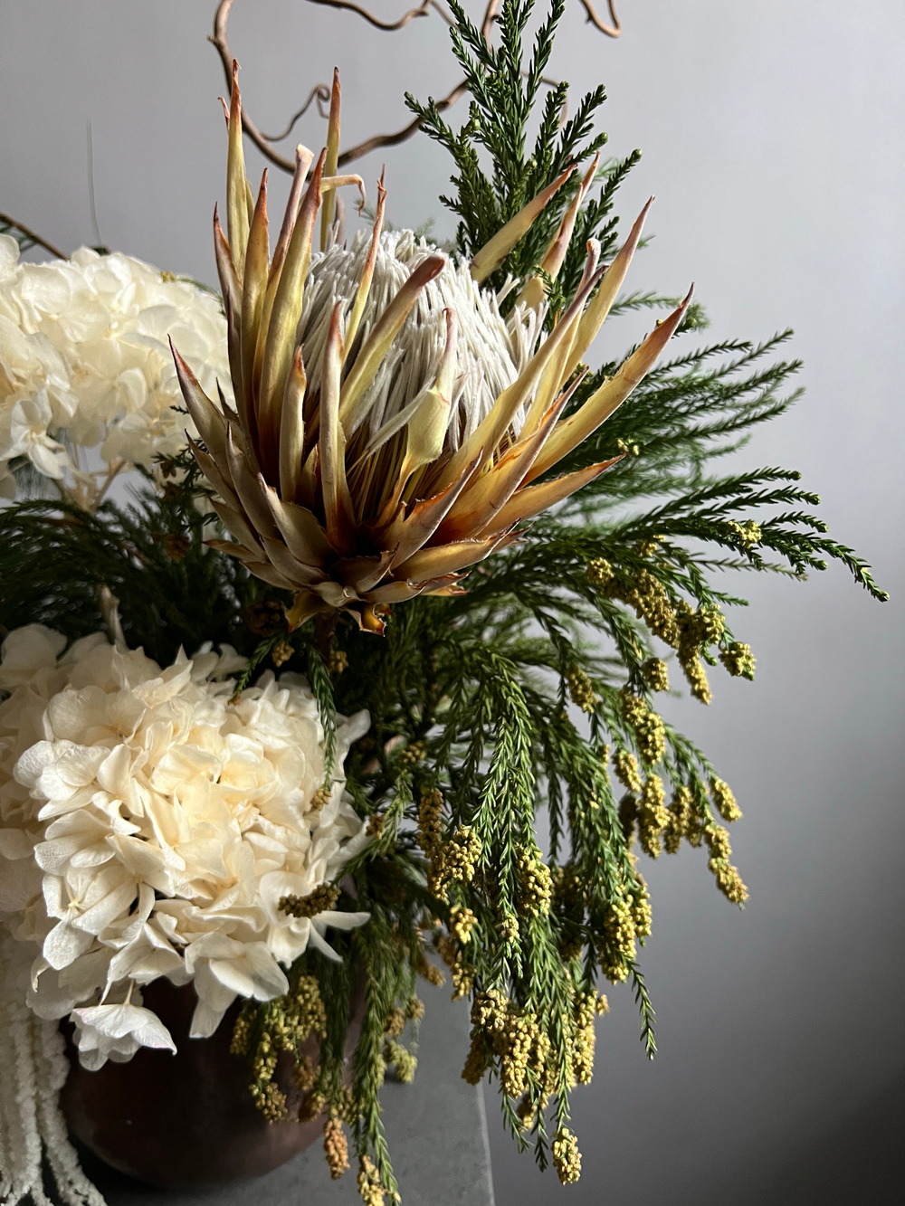 Композиция из хвойных растений "Снежный лес"