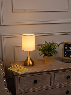 Светильник настольный для спальни классический