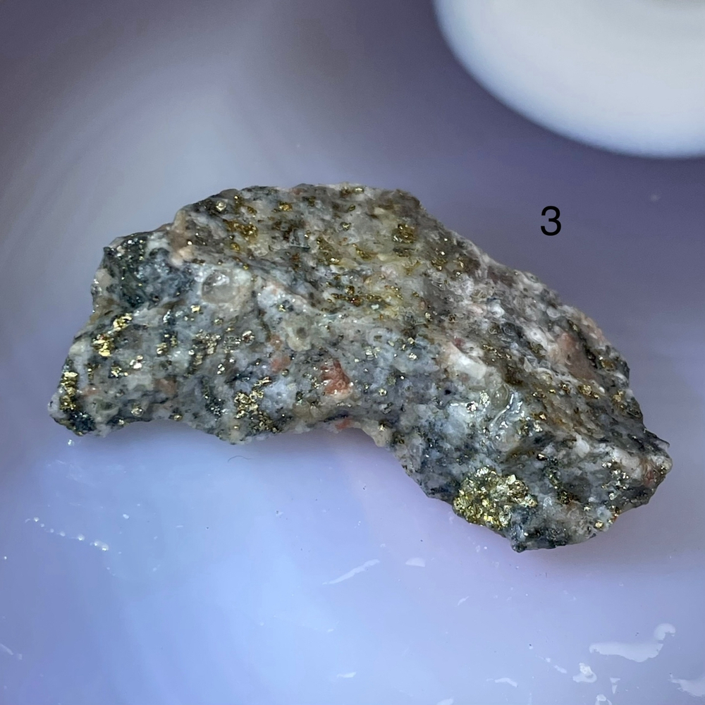 53718 Халькопирит необработанный 30-38мм--37