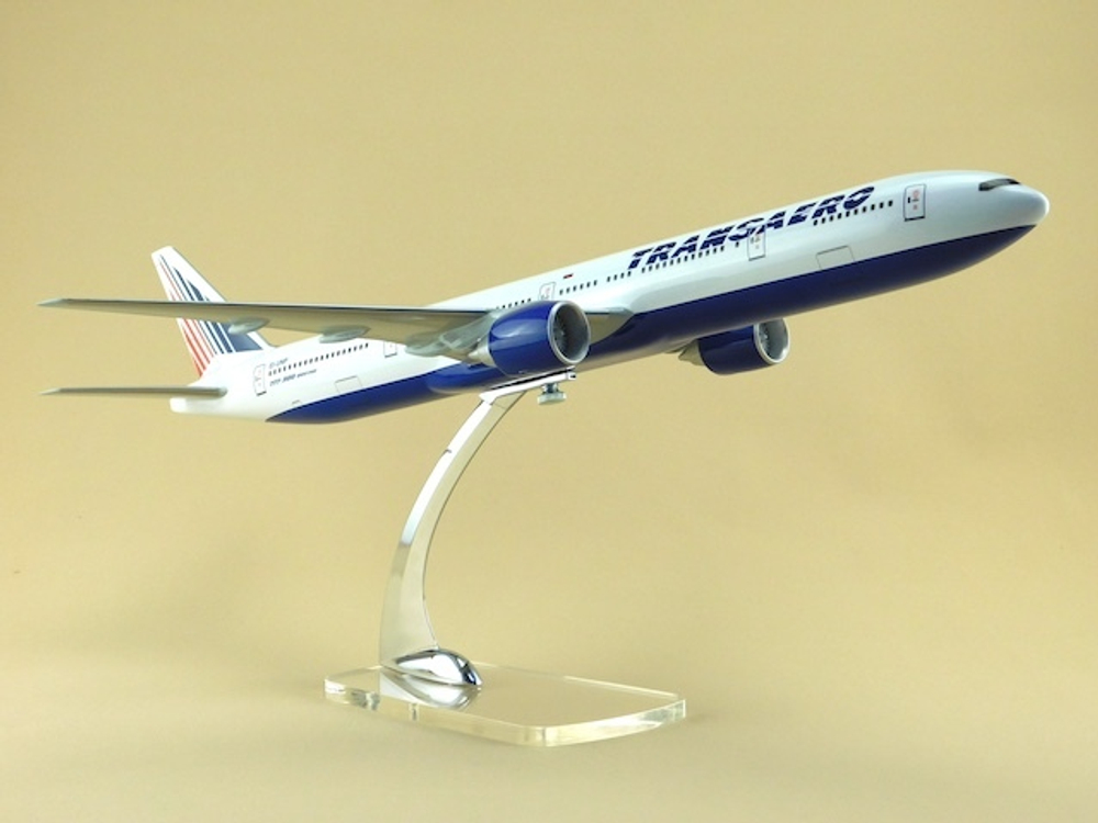 Модель самолета Boeing 777-300 (М1:144 Transaero)