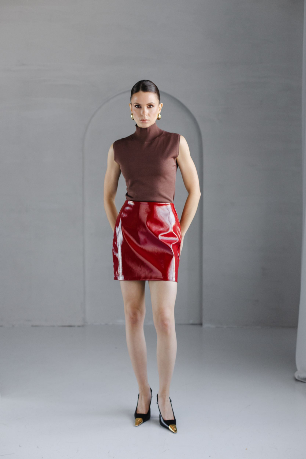 Юбка из эко-кожи мини лаковая бордо