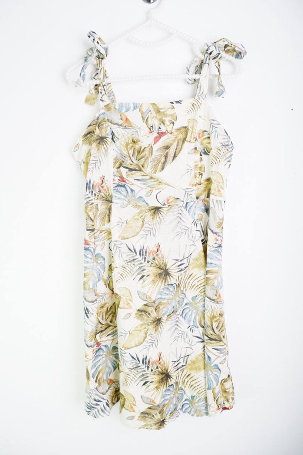 Платье Ostin приятной расцветки, маркировка М, визуально на 46 размер