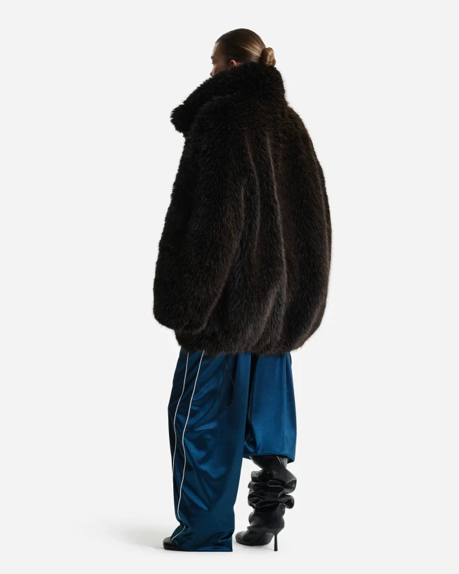 Шуба из экомеха темно-коричневая