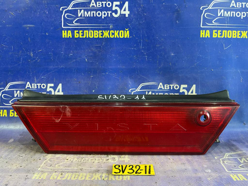 Вставка в багажник центральная TOYOTA VISTA 1993