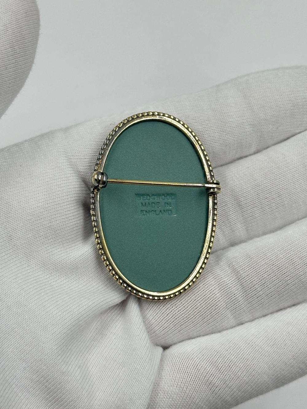 Брошь Wedgwood зелёная