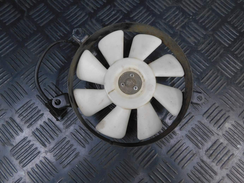 Вентилятор радиатора Kawasaki ZZR 400 98 053018